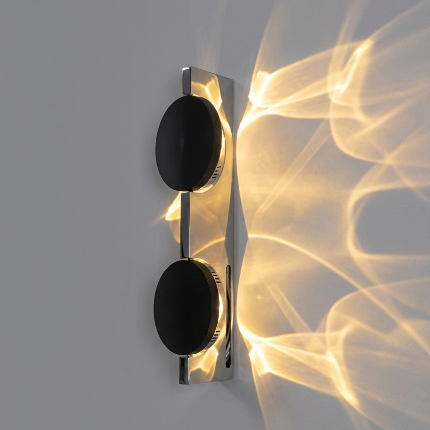 LED Wellen-Wandleuchte – Drehbar & Design-orientiert – Warmweiß, Metall