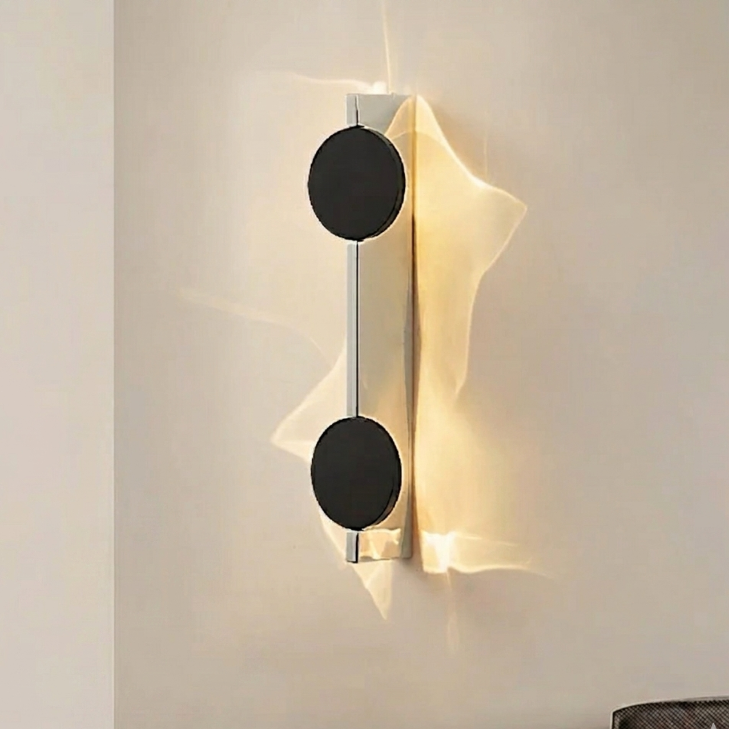 LED Wellen-Wandleuchte – Drehbar & Design-orientiert – Warmweiß, Metall